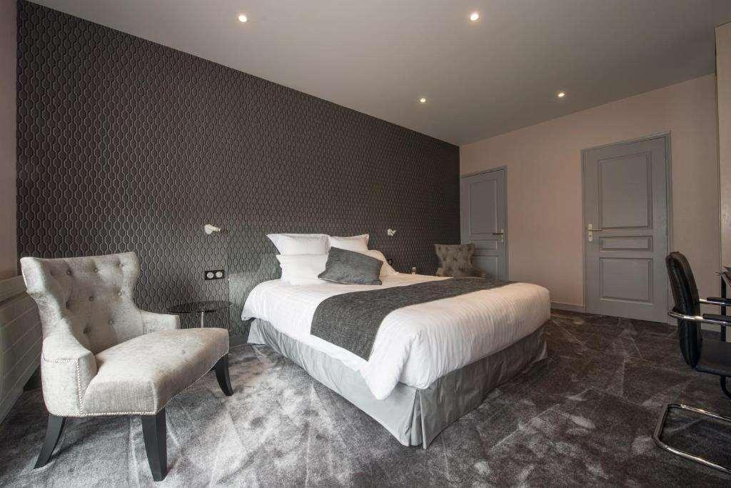 Logis Auberge Bienvenue Doue-la-Fontaine Room photo