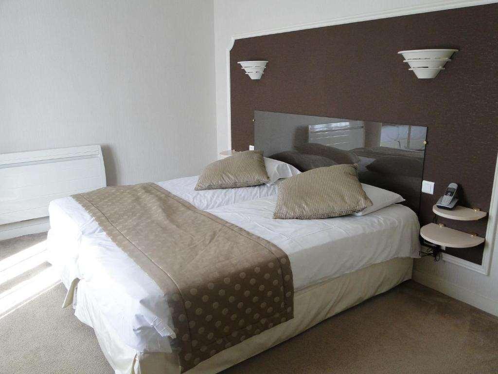 Logis Auberge Bienvenue Doue-la-Fontaine Room photo