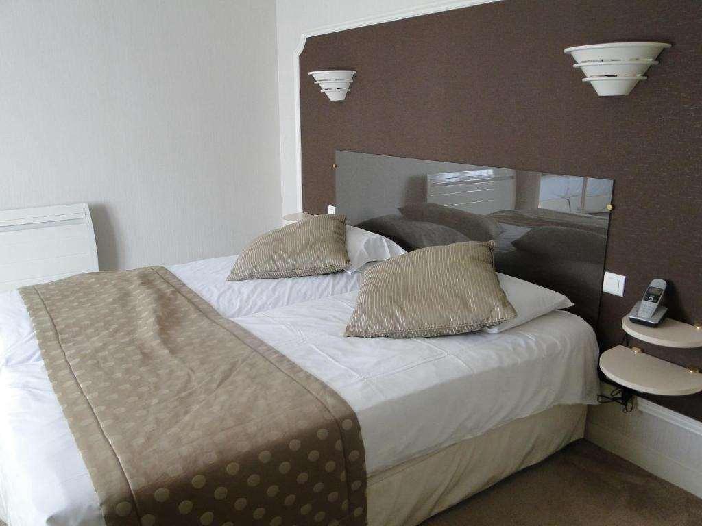 Logis Auberge Bienvenue Doue-la-Fontaine Room photo