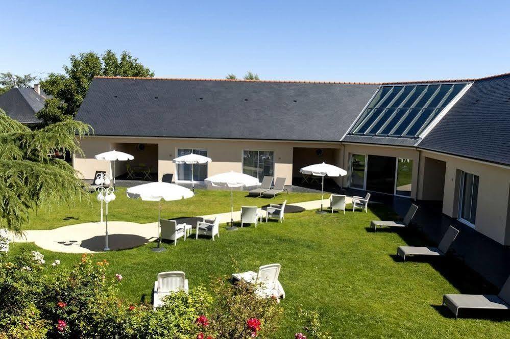 Logis Auberge Bienvenue Doue-la-Fontaine Exterior photo